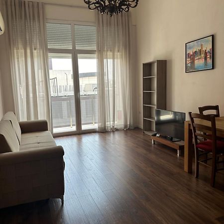 Ambassador Tirana Apartment Esterno foto