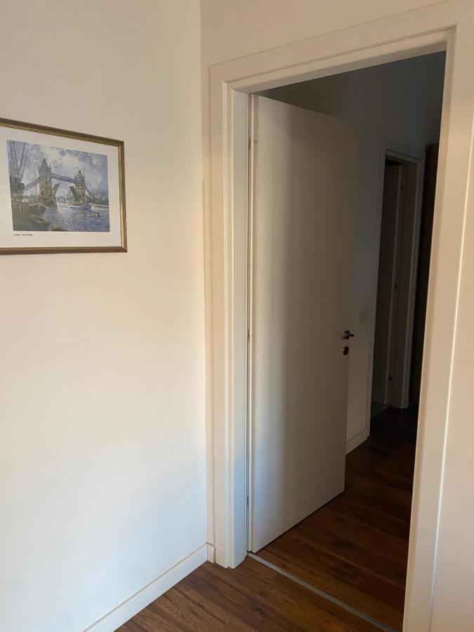 Ambassador Tirana Apartment Esterno foto