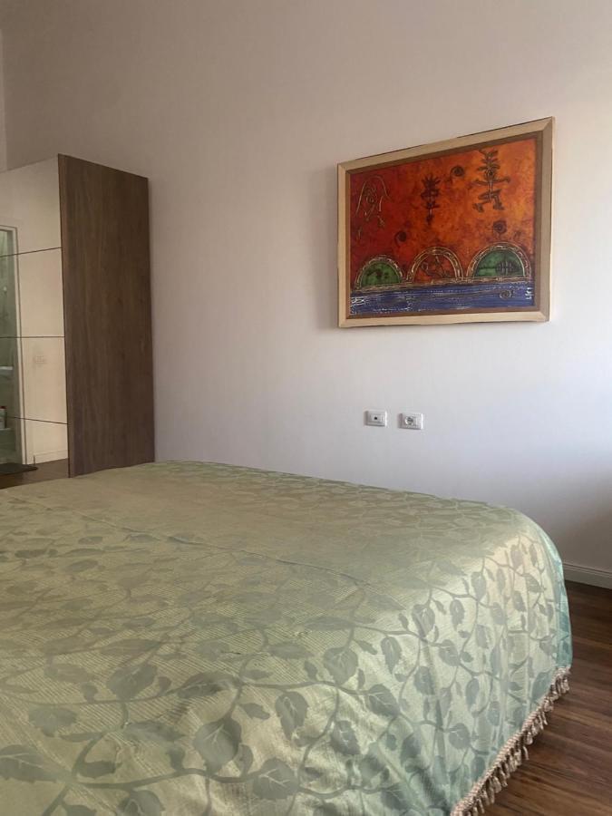 Ambassador Tirana Apartment Esterno foto