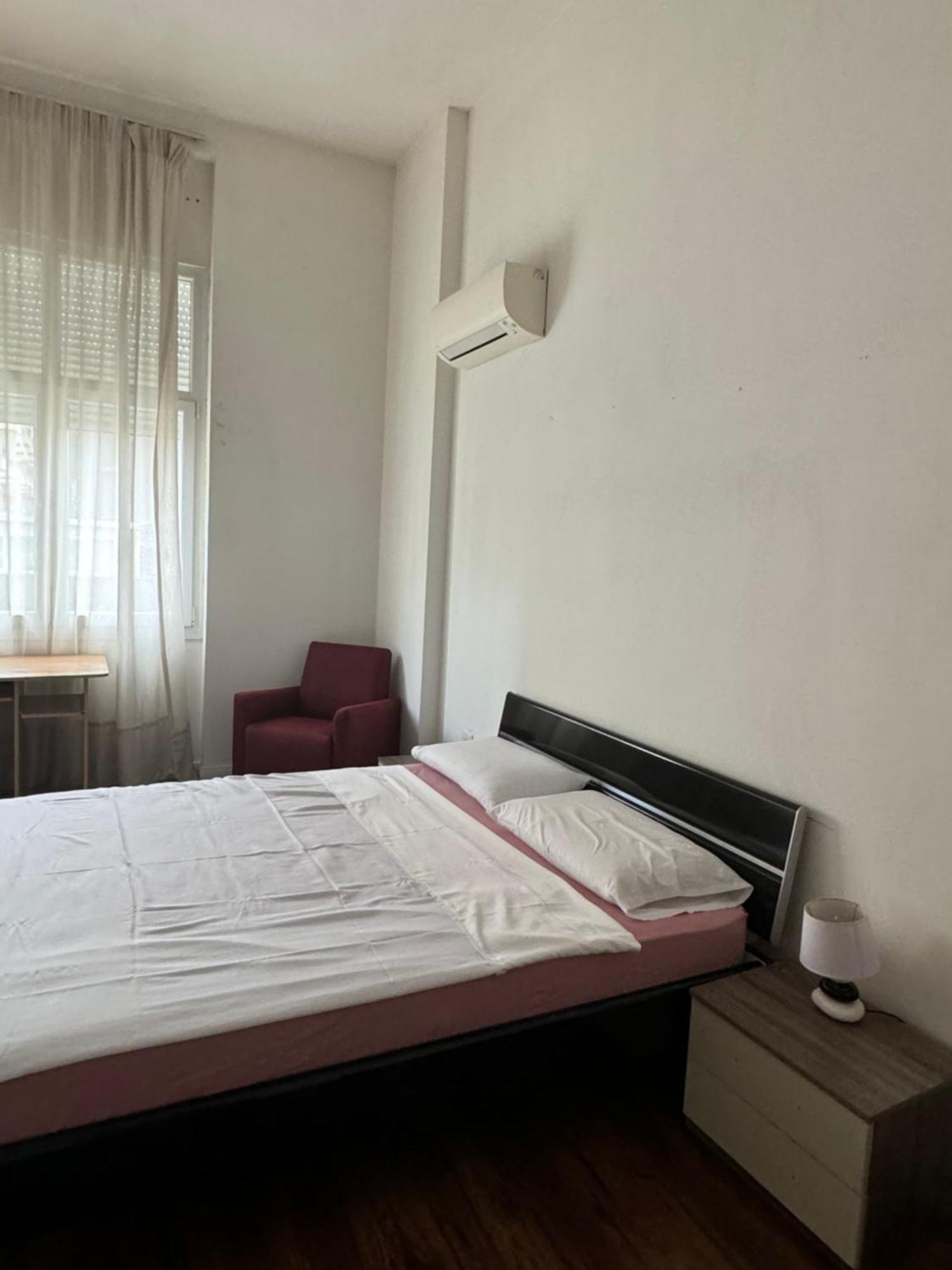 Ambassador Tirana Apartment Esterno foto