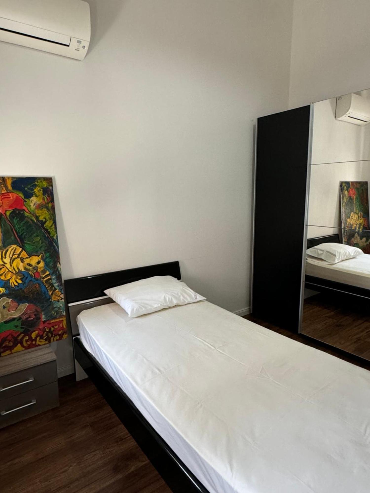 Ambassador Tirana Apartment Esterno foto