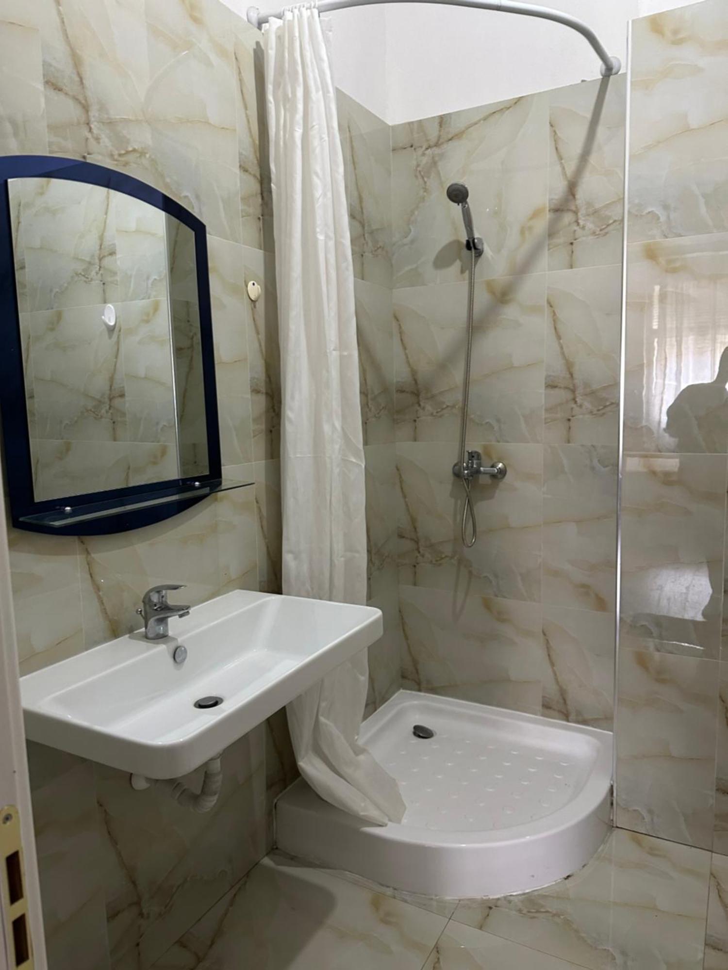 Ambassador Tirana Apartment Esterno foto