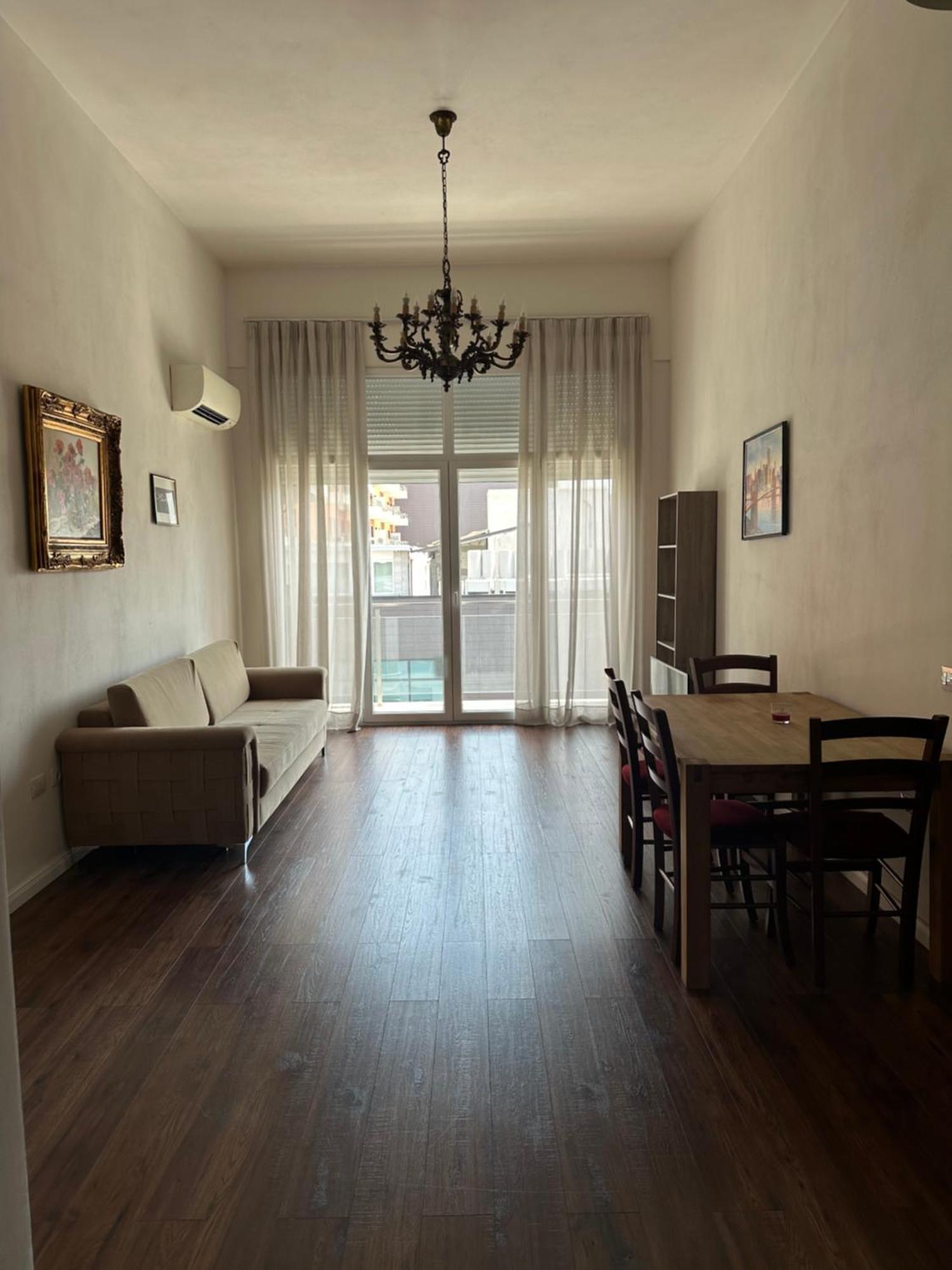 Ambassador Tirana Apartment Esterno foto